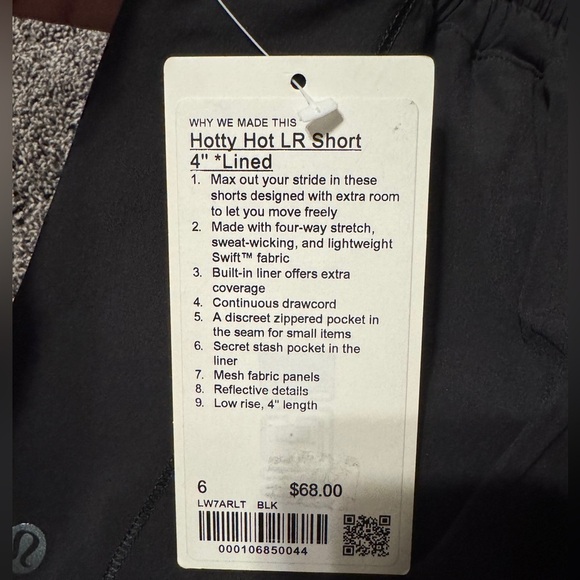 Lululemon Hotty Hot Short II *Long 4" in Black - Picture 6 of 6